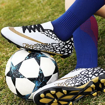 Професионални футболни обувки Ниска трева дишаща удобна добра хватка Мъжки футболни клинове за футболни спортове на открито